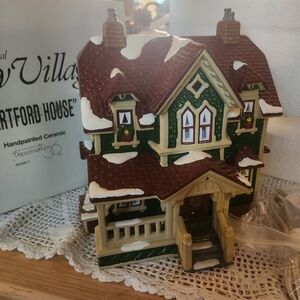 Department 56 Snowy Green and Brown Holiday House